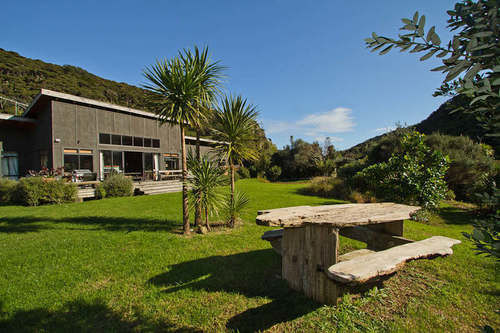 Piha Beachstay Accommodation Exteriör bild